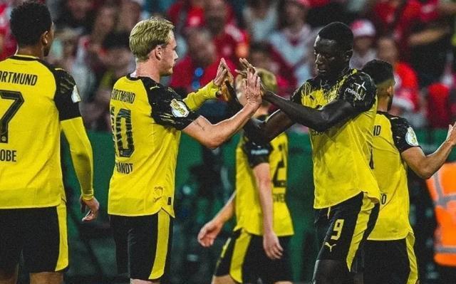 包含今晨意大利杯传出新动向；多特蒙德外线爆发；管理层表态：更衣室稳定；高层口径保持一致的词条-开云娱乐官网